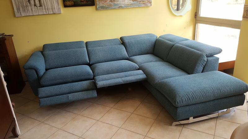 Divano LUMIÈRE con 2 recliner elettrici